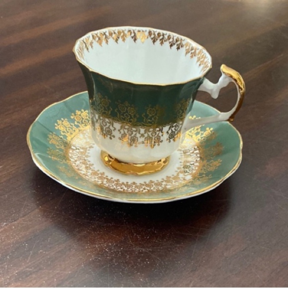 Elegant Green and Gold Tea Cup and Saucer Set